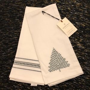 NWT Hearth & Hand Magnolia Holiday Kitchen Towels